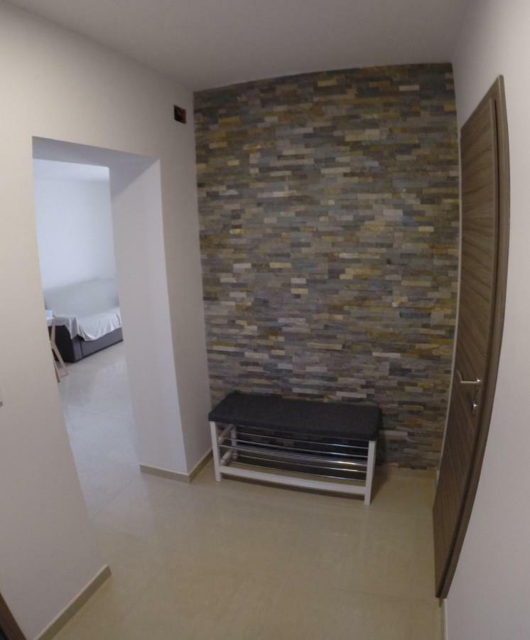 Apartments Gael Лопар Екстер'єр фото